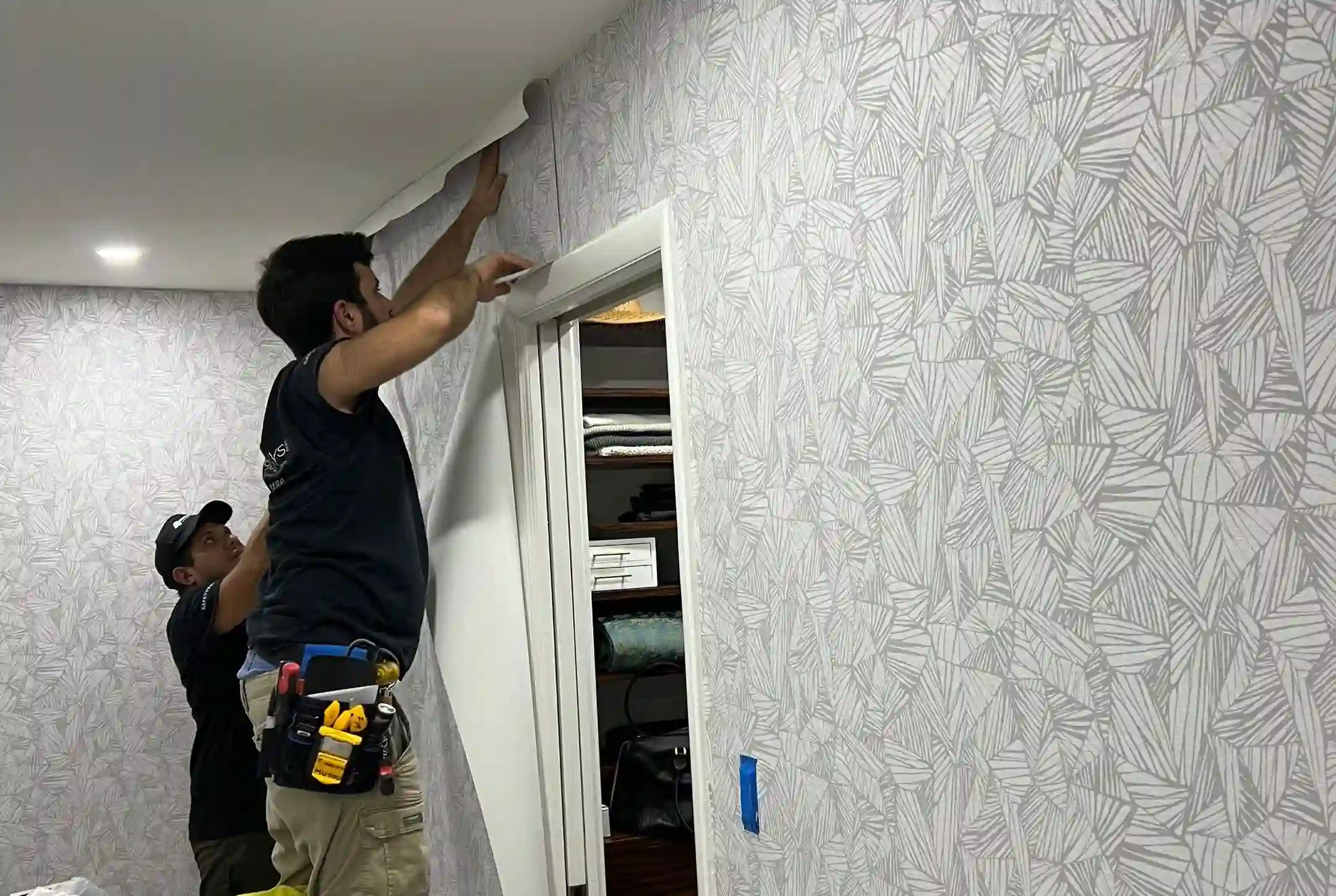 Detailed wallpaper removal process